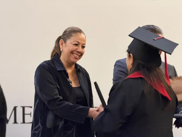 Encabeza secretaria de Bienestar graduación de la UPN