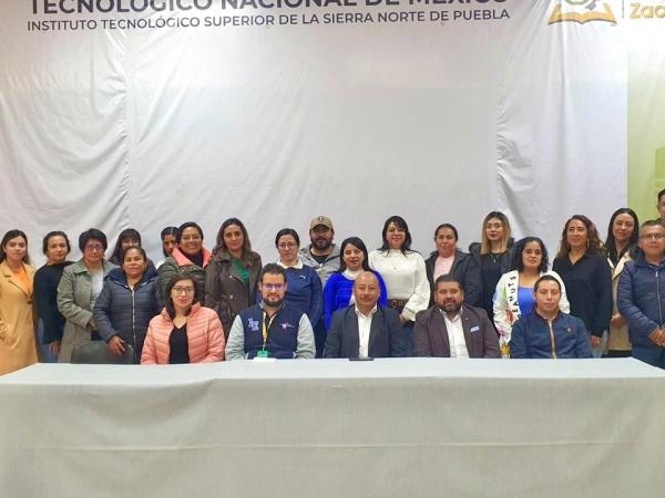 Acerca IPMP profesionalizaci&oacute;n docente a la Sierra Norte de Puebla