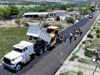 Construye Gobierno estatal 3.3 kil&oacute;metros del camino a las Loberas en Tecali