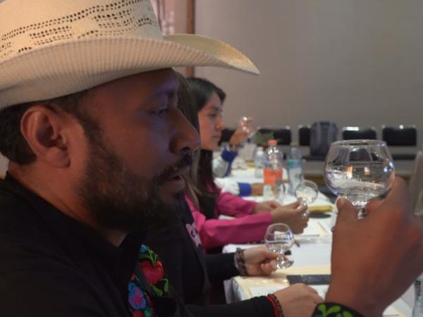 Con "Premio al Origen 2026", Puebla fortalece el valor agregado del mezcal artesanal
