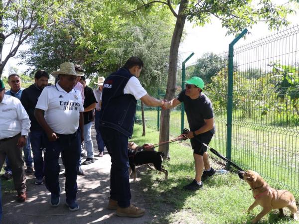 Con Obra Comunitaria y maquinaria, Gobierno Estatal interviene deslave en Parque Metropolitano