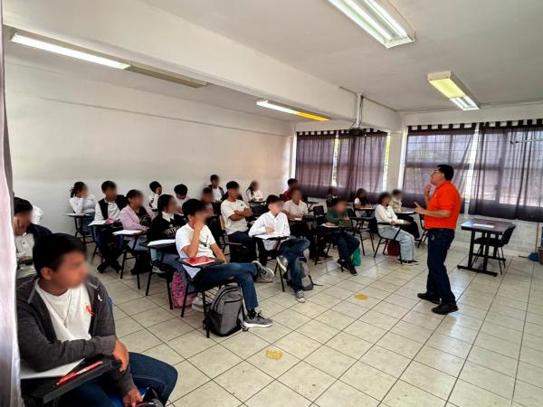 Promueve COBAEP profesionalización de docentes