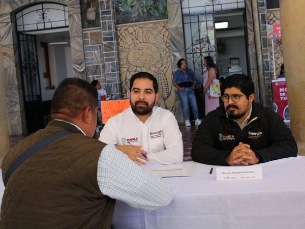 Agencia de Energía acerca a Tehuacán programas de transición energética