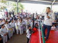 Con cercan&iacute;a y ejemplo, gobierno estatal promueve unidad familiar y reconstruye tejido social