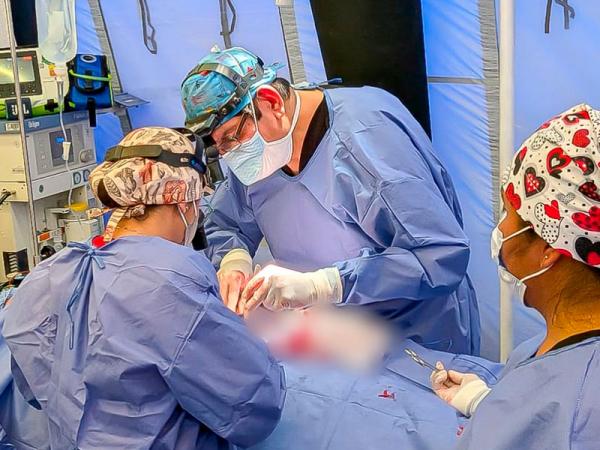 Quirófano itinerante acerca salud, esperanza y atención gratuita a Pantepec