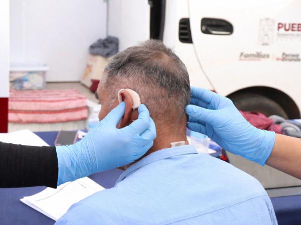 Con histórica inversión de 36 mdp, SEDIF y Beneficencia Pública Nacional entregaron auxiliares auditivos