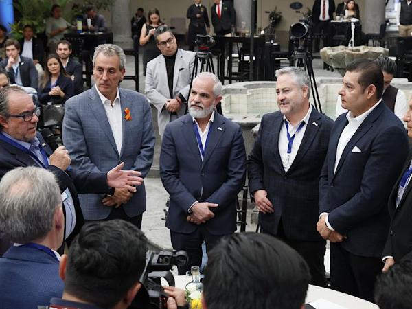 Garantizar seguridad a empresarios y desburocratizar procesos: Alejandro Armenta