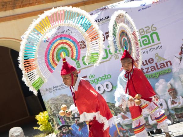 Alista Cuetzalan Kampa Yohualichan con la participación de 500 danzantes
