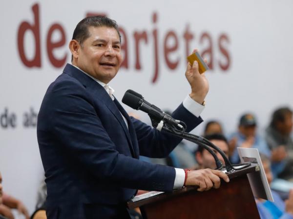 Programas de Bienestar benefician a más de millón y medio de poblanos