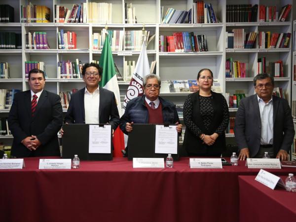 IAP Puebla y Banco Estatal de Tierra firman convenio con calidad humana