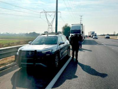 Polic&iacute;a Estatal frustra robo de tractocami&oacute;n en la M&eacute;xico-Puebla