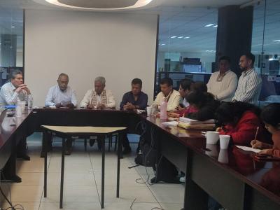 Autoridades educativas dialogan para buscar solución a las peticiones de alumnas de Teteles