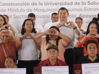 Por seguridad ambiental, gobierno entrega en la mixteca recicladoras de PET