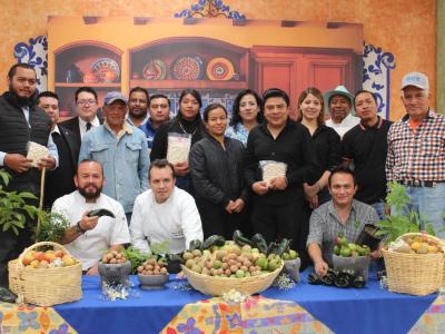 SADR y CANIRAC promueven consumo local de ingredientes para el Chile en Nogada