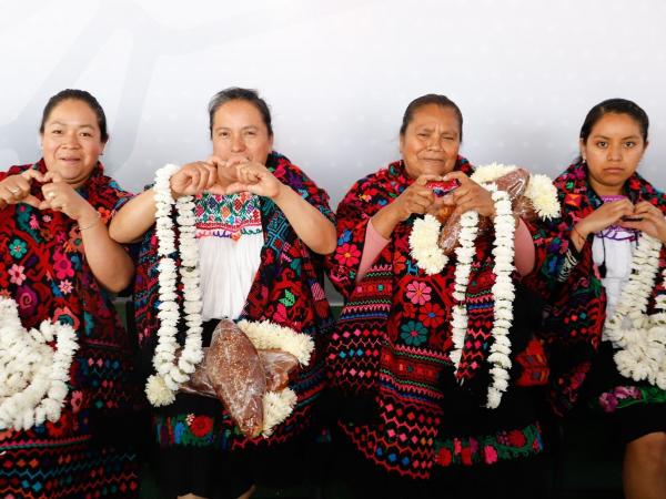 Programa de Obra Comunitaria fortalece liderazgo femenino en Puebla