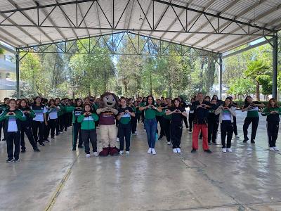 Secretaría de las Mujeres lleva taller de autodefensa a estudiantes del BINE
