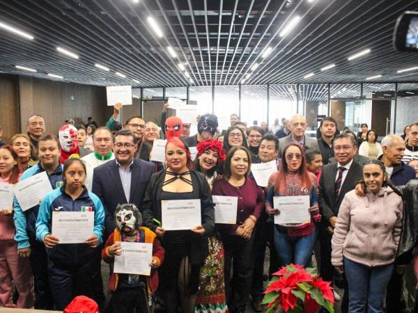 Reconocen a para-atletas poblanos en el Congreso del Estado