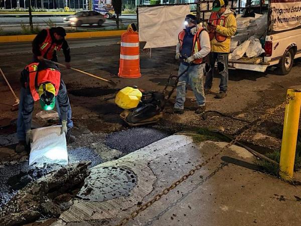 Trabajos diurnos y nocturnos en rehabilitaci&oacute;n de Prolongaci&oacute;n Reforma: Secretar&iacute;a de Infraestructura