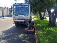 En temporada de lluvias, gobierno estatal intensifica limpieza de vialidades con barrido mec&aacute;nico