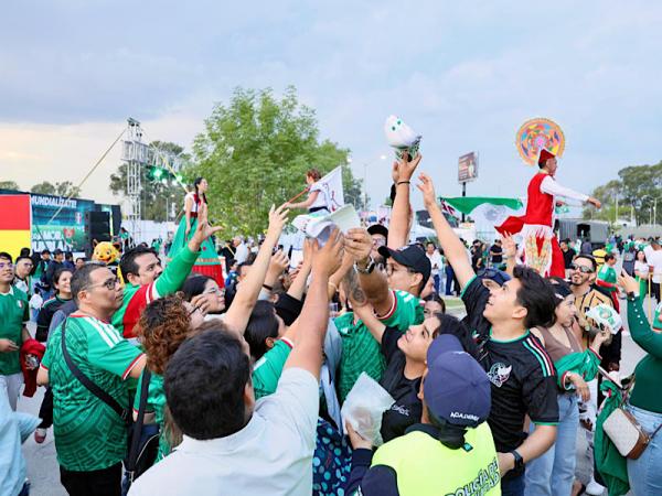 Miles de familias disfrutan de fiesta mundialista en Puebla; un éxito la verbena popular 
