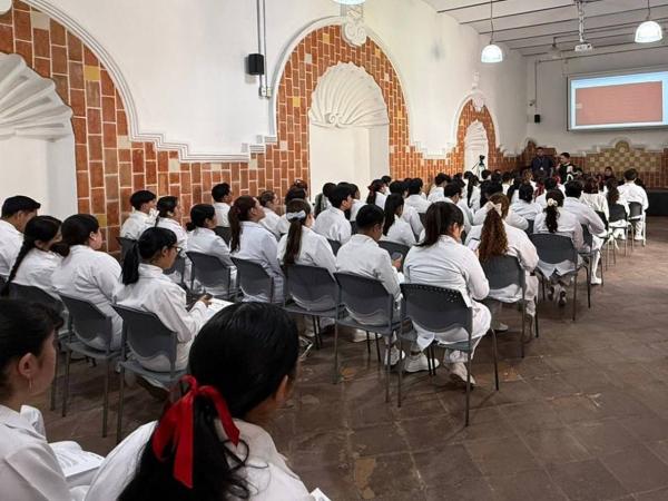 Seleccionan estudiantes de la USEP plazas para práctica clínica