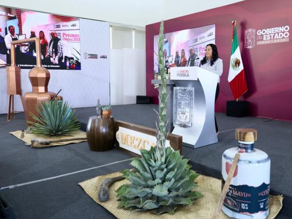 Gobierno estatal reconoce la excelencia del mezcal poblano con “Premio al Origen 2026”