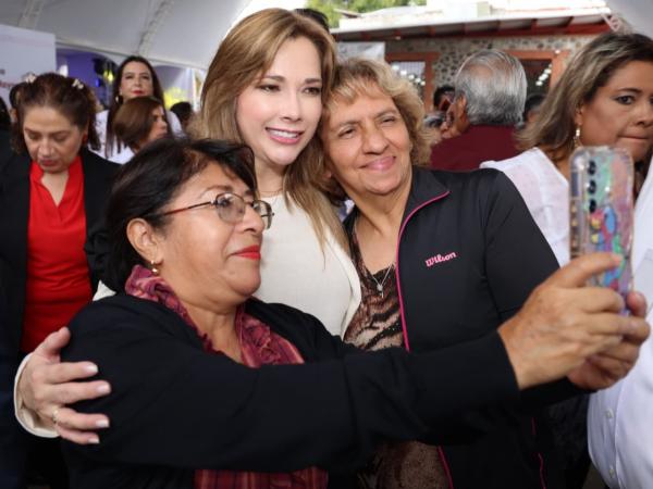 Festejan con el corazón las y los Abuelitos