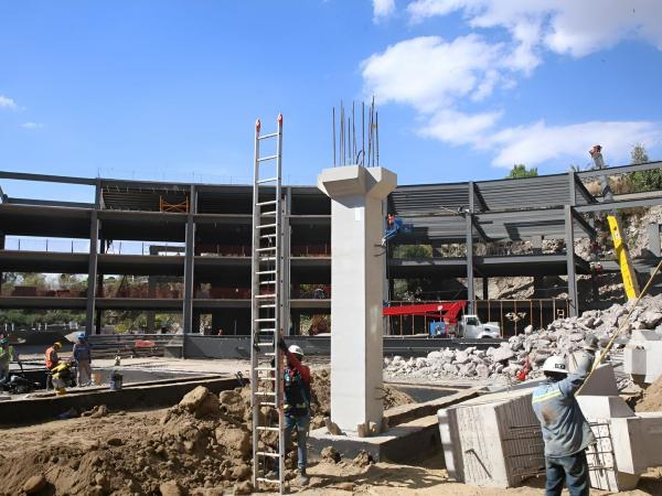 Con mano de obra comprometida con Puebla, Universidad del Deporte avanza 65 por ciento