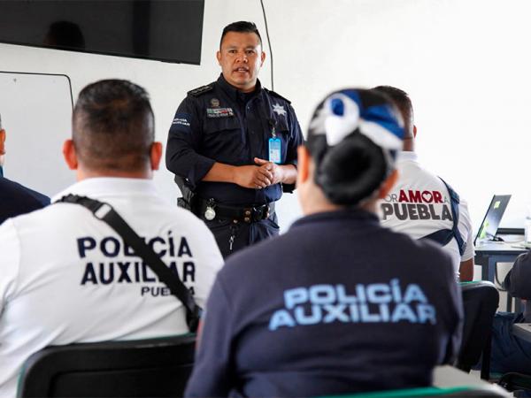 Capacitan a Policía Auxiliar en protección y custodia personalizada