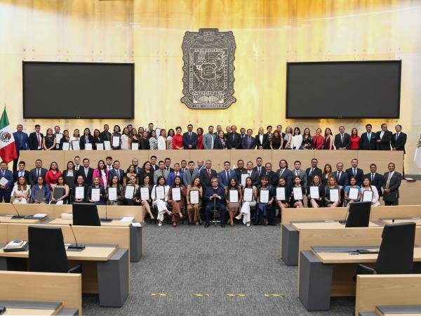 IAP Puebla impulsa profesionalización con nueva generación de egresados