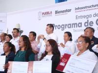 Entrega de certificados y avances en Obra Comunitaria en Tecamachalco