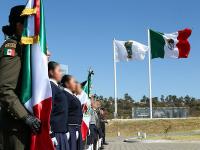 Abandera Alejandro Armenta a escoltas en conmemoración del Día de la Bandera