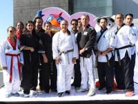 M&aacute;s de 200 poblanas participan en Taller de Karate Do