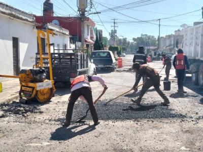 Fortalece Gobierno de Puebla bacheo en la capital poblana
