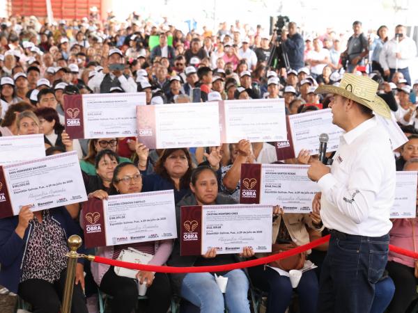 Acelera Armenta el desarrollo de la Sierra Negra con apoyos comunitarios y al campo