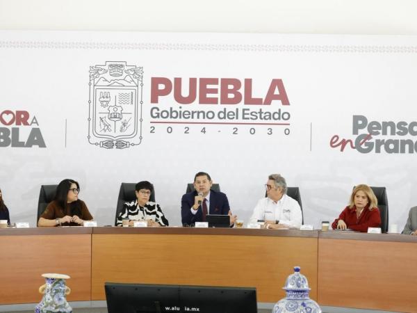 Gobierno de Puebla premia con 20 por ciento de apoyo directo a transportistas cumplidos