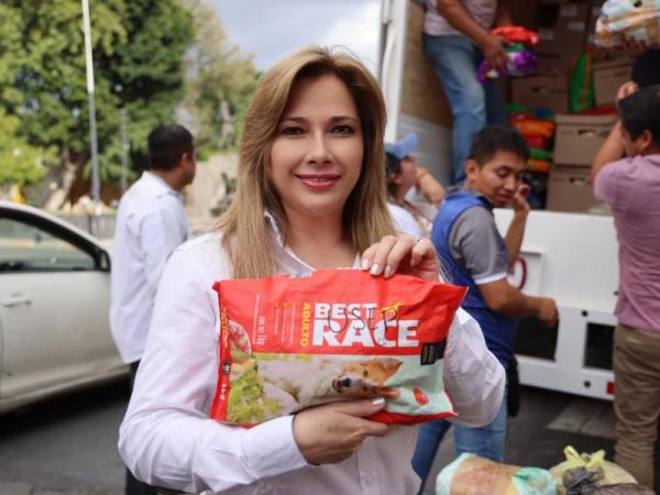 Envía SEDIF cinco camiones más con ayuda humanitaria durante fin semana