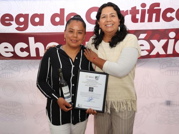 Entregan 98 certificados “Hecho en México” a productores del campo poblano