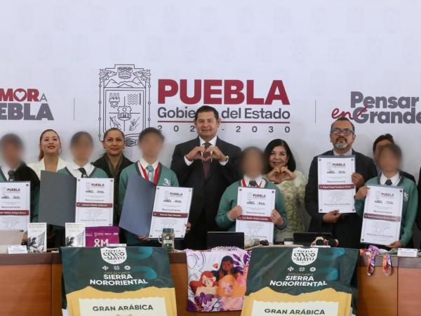 Puebla Tierra de Campeones: estudiantes del CECYTE acudirán a ferias internacionales de ciencia