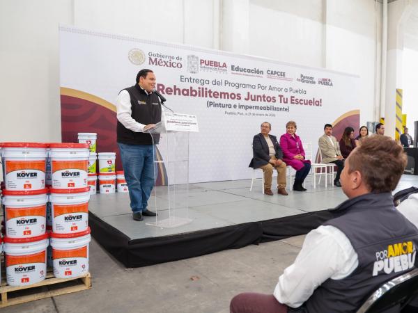 Beneficia SEP a escuelas de educación básica con pintura e impermeabilizante