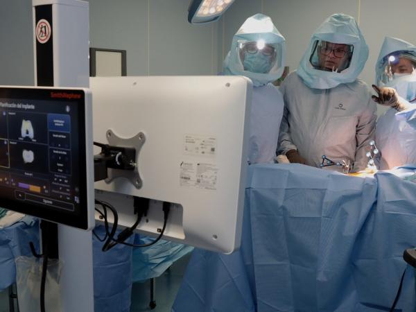Con apoyo de la IA, ISSSTEP realiza primera cirugía de rodilla