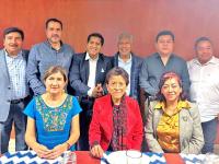 Abrazan sindicatos de educación proyectos de asistencia social que impulsa Ceci Arellano